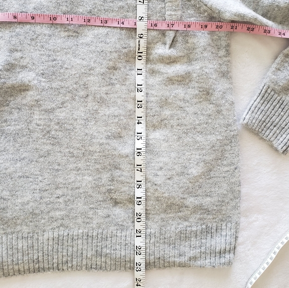 DKNY Long Sleeve Puff Shoulder Heather Gray Sweater--L - Picture 15 of 15